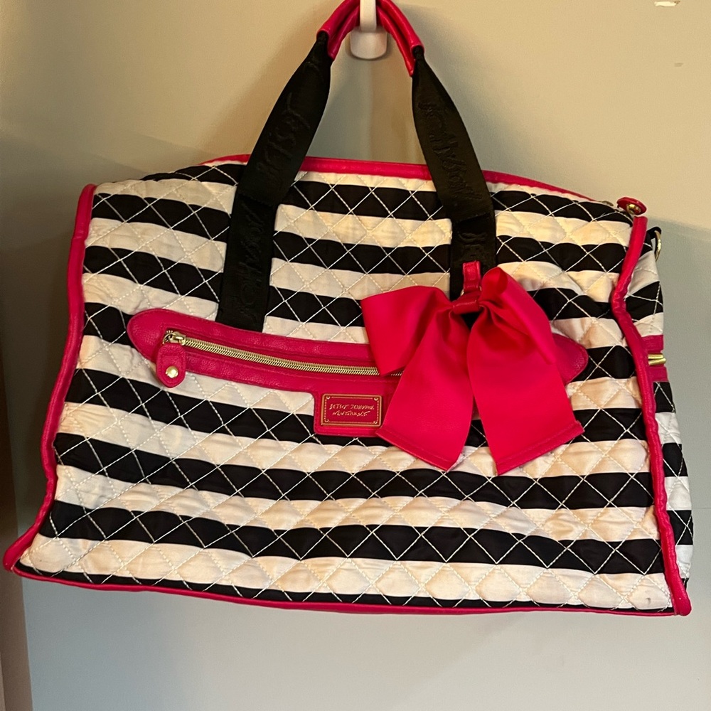 Betsy Johnson duffel overnight weekender bag - Picture 2 of 11